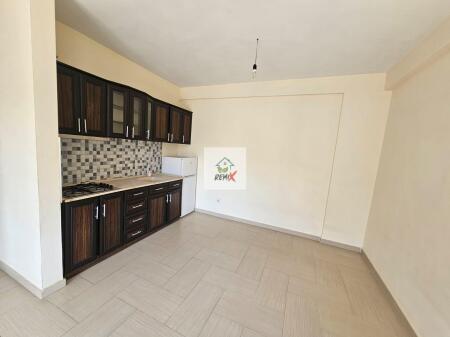 VENDESI APPARTAMENTO 1+1 VICINO A SHKEMBI I KAVAJES