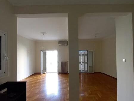 Zyre me Qera tek 5 Maji (ID BZ2667) Tirane.