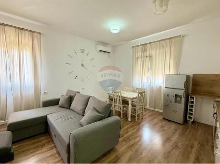 Apartament 1+1 per qira tek ish restorant durresi !