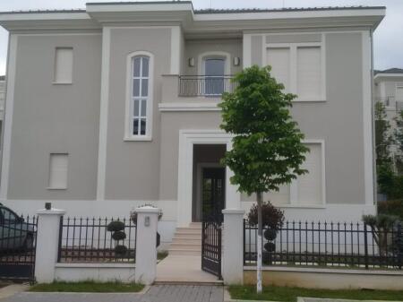 Villa for Rent in Rolling Hills!