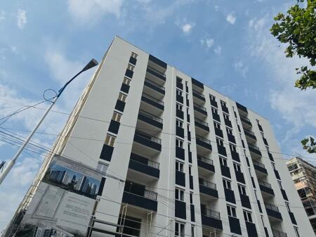 Studio apartment for sale in Paskuqan at the tiling stage.