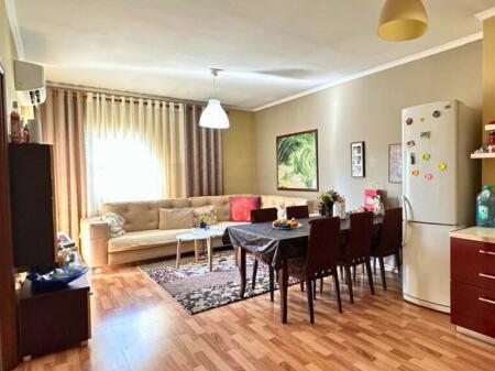 Ne Astir Shitet Apartament 1+1 I Mobiluar!