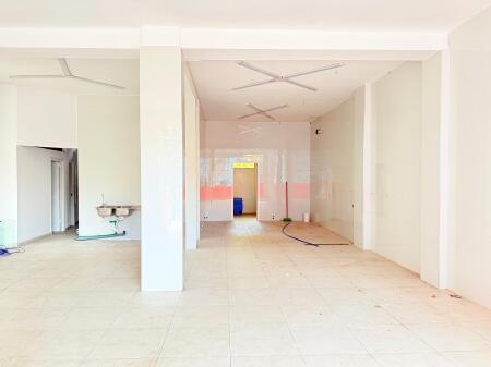 Locale Commerciale in Affitto – Vicino al Liceo Partizani