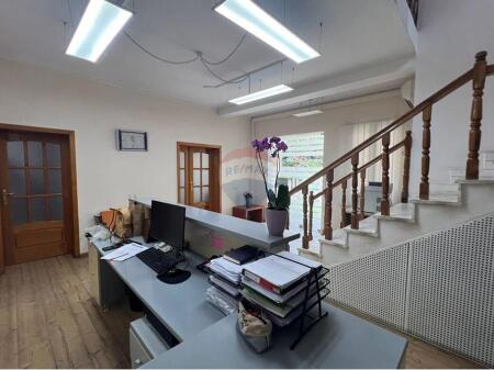 AMBIENT PER ZYRA+PARKIM ME QERA NE KOMUNEN E PARISIT PRANE RRETHIT