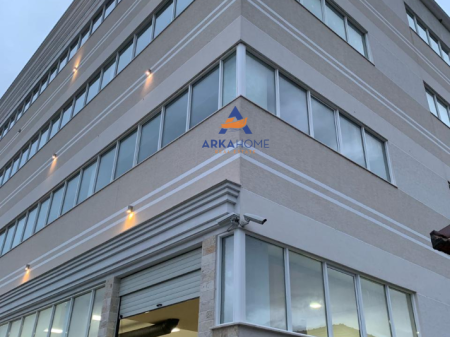 BUILDING FOR RENT 3000M2 "IN PEZE" 7500 EURO