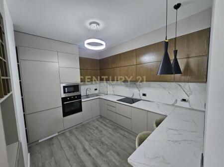 🏢 In Affitto – Appartamento 2+1+2 in Via Elbasan, Tirana