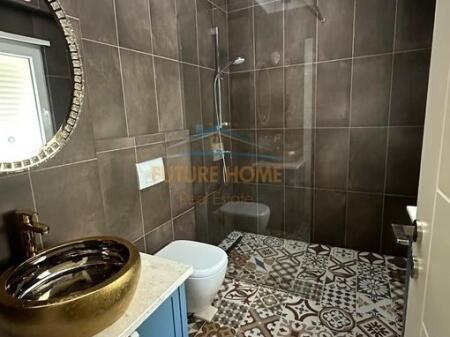 Shitet Apartament 2+1+2, Kopshti Botanik , Tirane