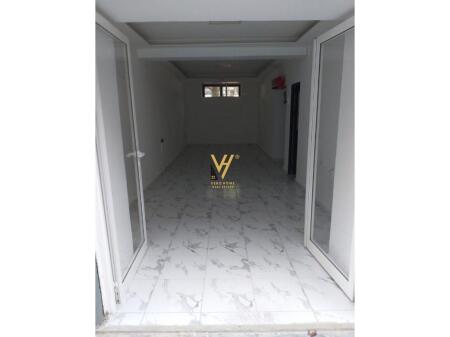 LOCALE COMMERCIALE DI 35 M2 IN AFFITTO IN VIA DIBRES 400 EURO