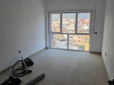 Apartment 1+1 for rent 500 eu near the red school