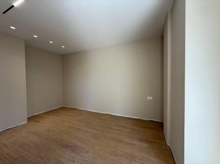 BUSINESS PREMISES FOR RENT FOR OFFICE IN ZOGU ZI, STRATEGIC LOCATION