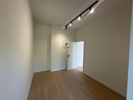 OFFICE FOR RENT 60M2 TRAIN STATION 500 EURO