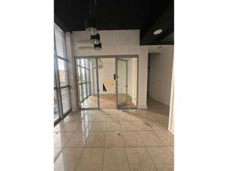 BUSINESS PREMISES 55 M2 FOR RENT DELIJORGJI COMPLEX 700 EURO
