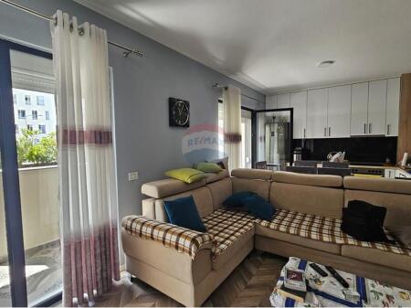 SHITET, APARTAMENT 2+1, RRUGA 5 MAJI, TIRANË
