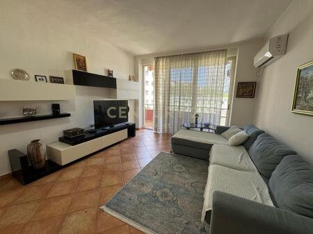 JAPIM ME QIRA – APARTAMENT 2+1 PRANË RTSH!