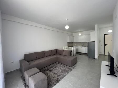 Apartament me qera 2+1+2 Rruga 5 Maj