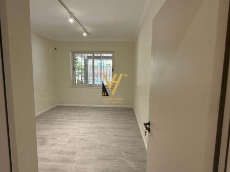 BUSINESS PREMISES 80 M2 FOR RENT IN BLLOK 1,500 EURO