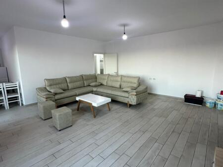 Apartament me qera 2+1+2