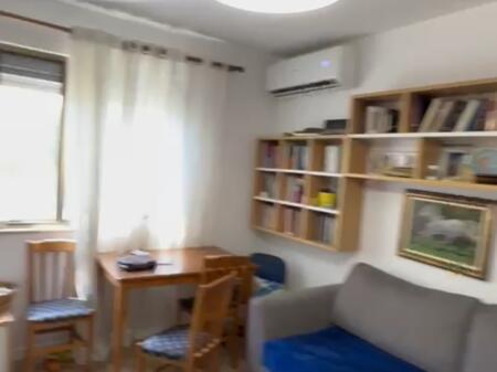 Shitet apartament 2+1 te zona e ish-parkut.