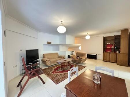 SHITET APARTAMENT 2+1 +VERANDE NE RRUGEN DRITAN HOXHA 160,000 €