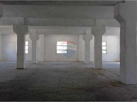 Warehouse for rent in the industrial area