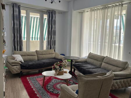 Appartamento in Vendita 3+1+2 presso 21 Dhjetori (ID B13099) Tirana.