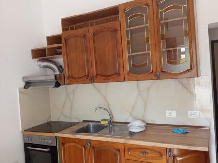APARTAMENT 1+1. 32000 LEKE.FAKULTETI EKONOMIK