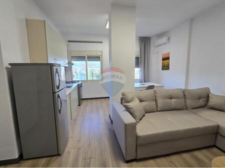 Shitet Apartament 2+1 Komuna e Parisit