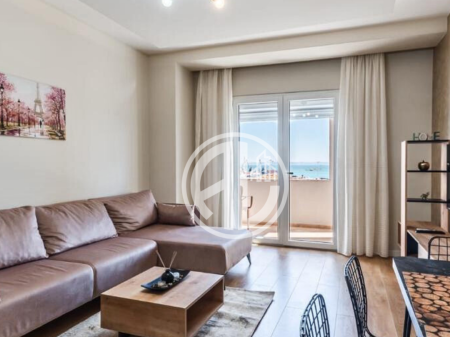 Apartament 2+1 per qira, Stacioni Trenit-Durres.