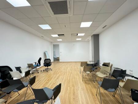 Spazio ufficio in affitto presso il mercato elettrico, (384 m2)