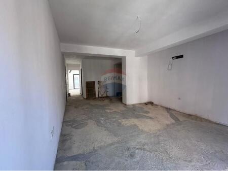 Shitet Apartament 1+1 tek Kodra e Diellit 2 !