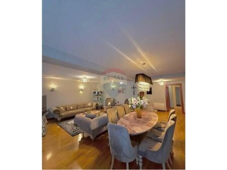 Shitet Super Apartament 3+1+2 Bulevardi Zogu 1