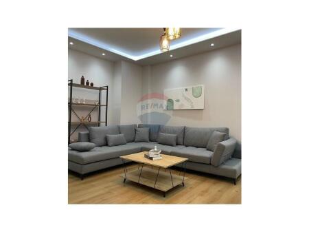 Shitet Apartament 2+1+2 Rruga e Kavajës prane Delijorgjit