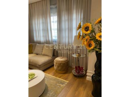 🏡 Jepet me Qira Apartament Modern 2+1+2 – Rruga e Barrikadave
