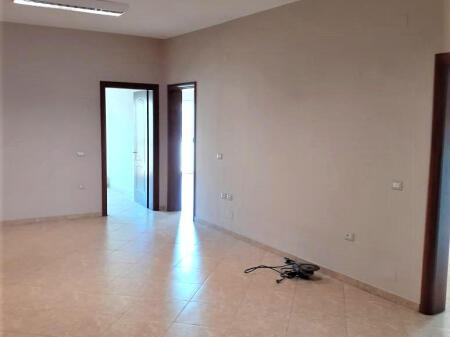 Office for Rent at the Paris Commune (ID BZ2237) Tirana.