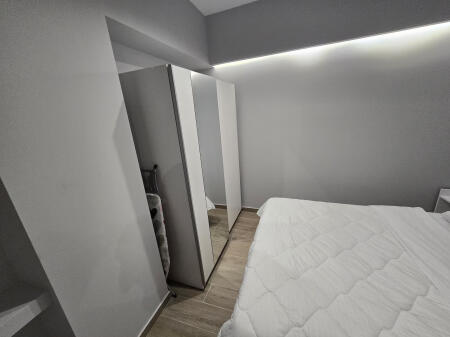 Apartament Me Qera 2+1+2 Tek Komuna e Parisit (ID B2201421) Tirane