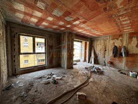 For sale, Apartment 1+1, Pazari Ri, Tirana.