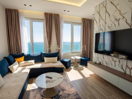 🌊 Sea-View Fully Renovated Apartment for Sale – 27-Story Building, Durrës 🏢✨