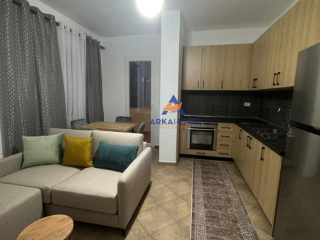 JEPET ME QERA APARTAMENT 1+1+BALLKON "KRISTAL CENTER" 50.000 LEKË