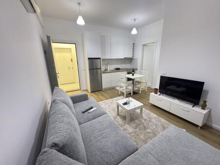 Jepet me qera Apartament 1+1+ Parkim