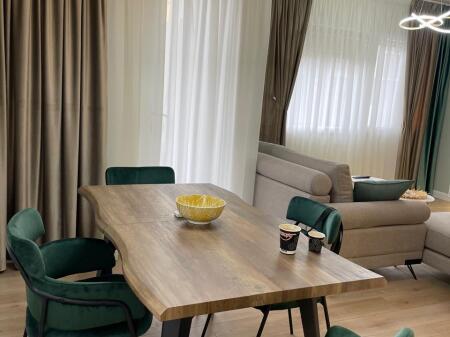 Jepet me Qira apartament 2+1+2 📍Qendra Tregtare Kristal, Komuna e Parisit!