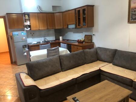 JEPET ME QERA APARTAMENT 2+1 40.000 LEKE FRESKU
