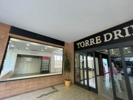 Ambient biznesi me qira Perball Plazes,TORRE DRIN
