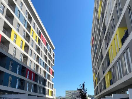 JEPET APARTAMENT ME QERA, UNIVERS CITY