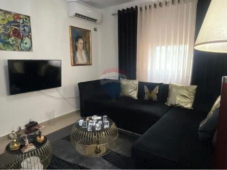 APARTAMENT 1+1 ME QIRA TE ISH-EKSPOZITA !