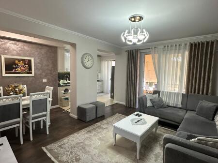 Apartament me qira 2+1 ne qender 750 euro