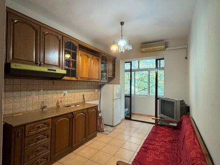 Jepet me qera Apartament 2+1 te Vasil Shsnto !