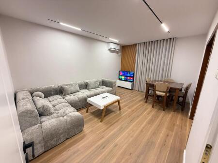 Shitet Apartament 2+1 Ish Parku