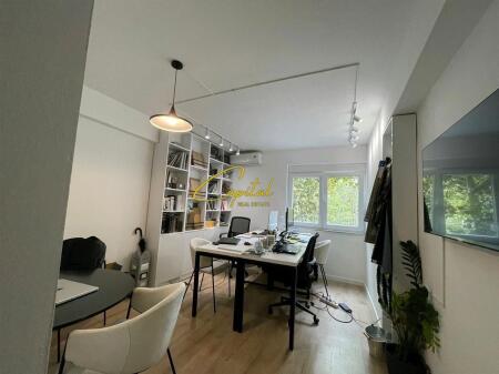 OFFICE FOR RENT 25 M2 FORMER EXHIBITION 330 EURO