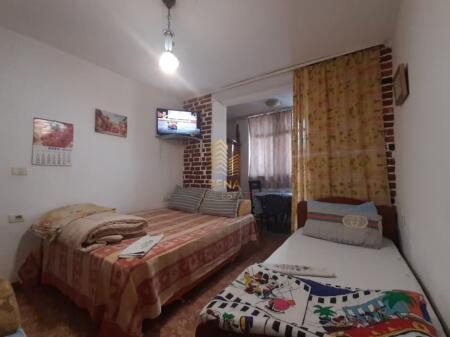 Rent, Apartment 1+1+balcony, Xhamllik, 400 Euro/month