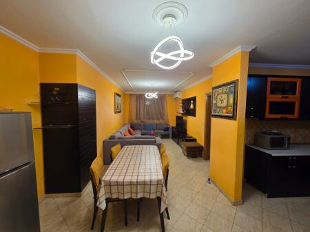 Jepet me qira 2+1+2 TE RRUGA 5 MAJI 500€